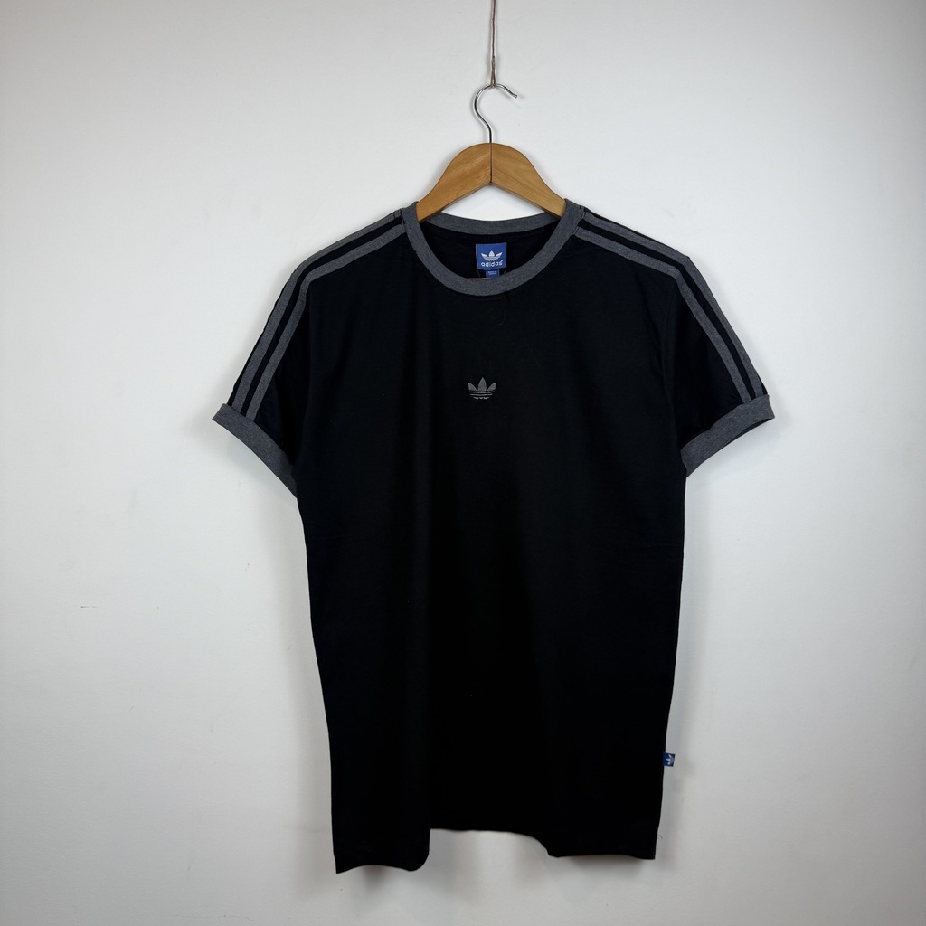 Camiseta Adidas Retro