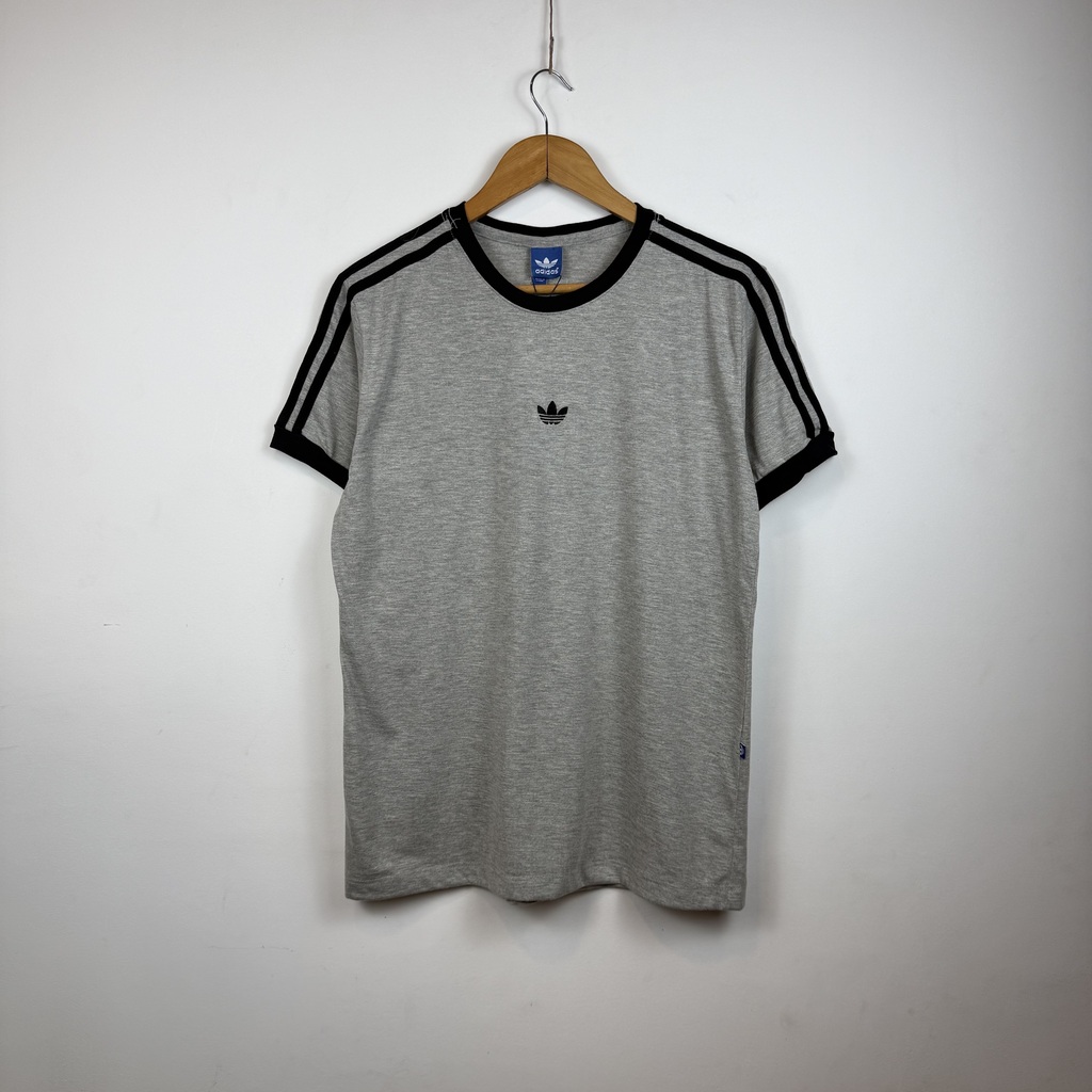 Camiseta Adidas Retrô
